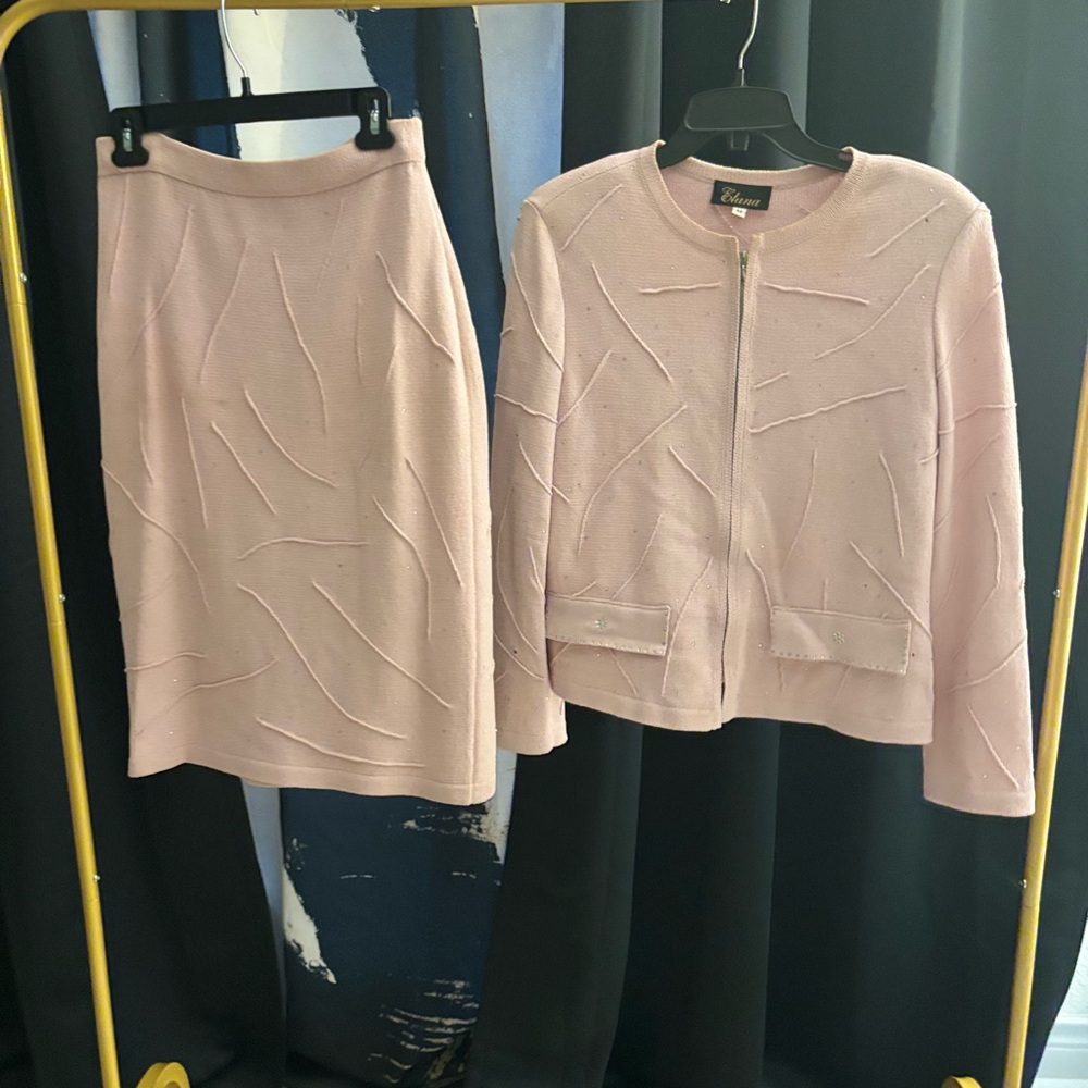 Elie Tahari Pink Ribbed A-Line Skirt for Work